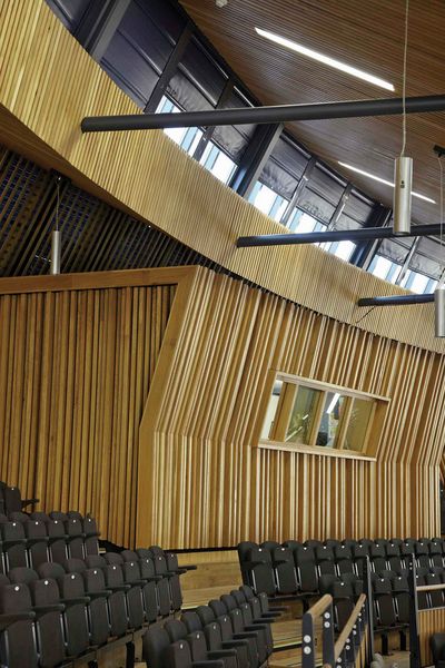 Kierrekaihdinmallisto, Puma, Room shot "Yarm School", Stockton-on-Tees, United Kingdom