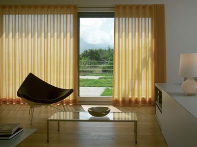 Käsikäyttöiset verhokiskot, Colorama 1, Room shot