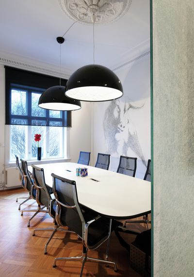 Kierrekaihdinmallisto, Multiscreen 1-10%, Room shot "Red Bull Office", Oslo, Norway