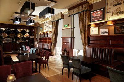 Kierrekaihdinmallisto, SG 4960, Moon, Bowcliffe Hall, Bramham, United Kingdom